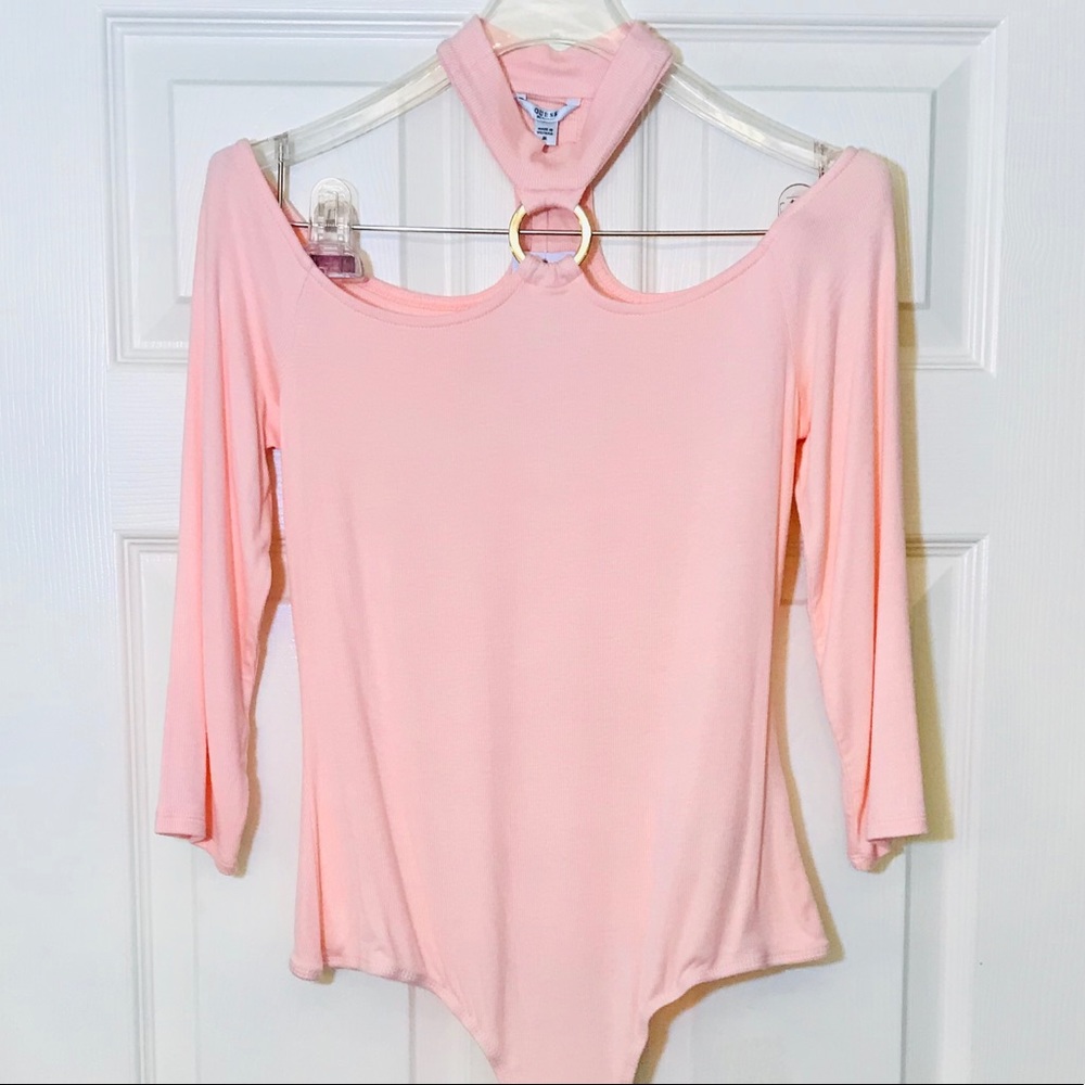 SOLD🚩GUESS Bodysuit - Picture 5 of 8